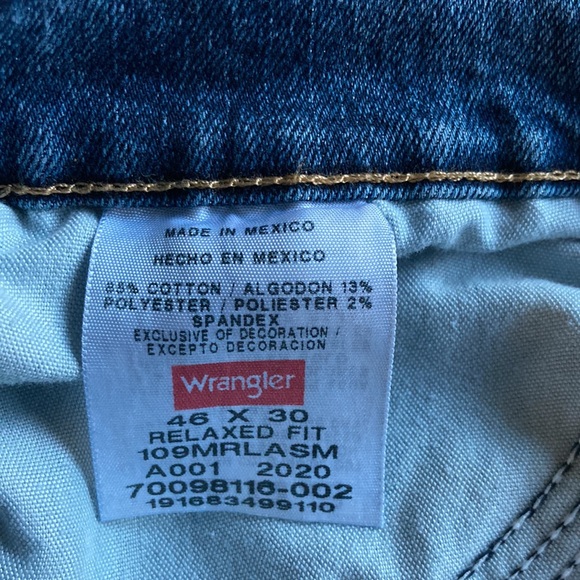 Wrangler Jeans Relaxed Fit Size 46x30 Excellent Pre-owned Condition Like New - Picture 4 of 7